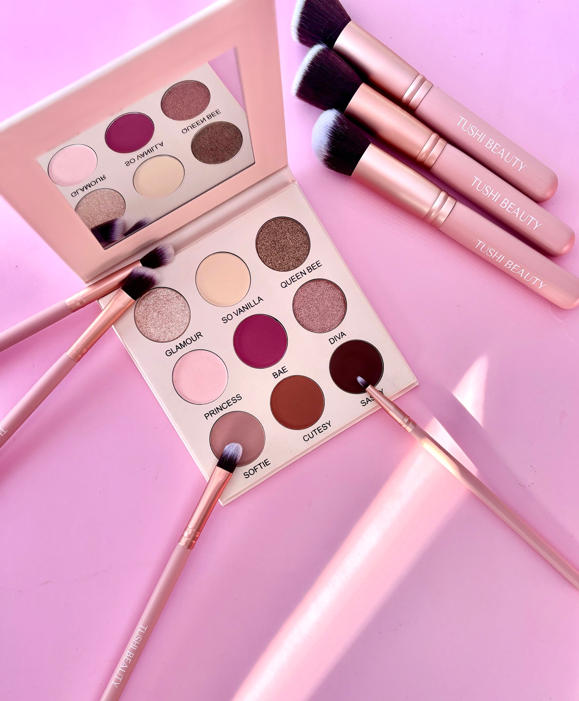 Eyeshadow Palette & Brush Set