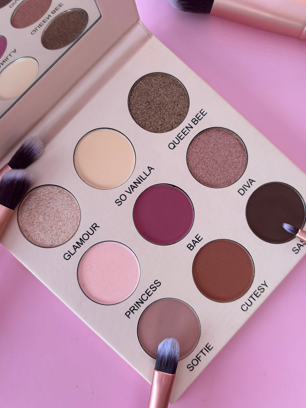 Eyeshadow Palette & Brush Set