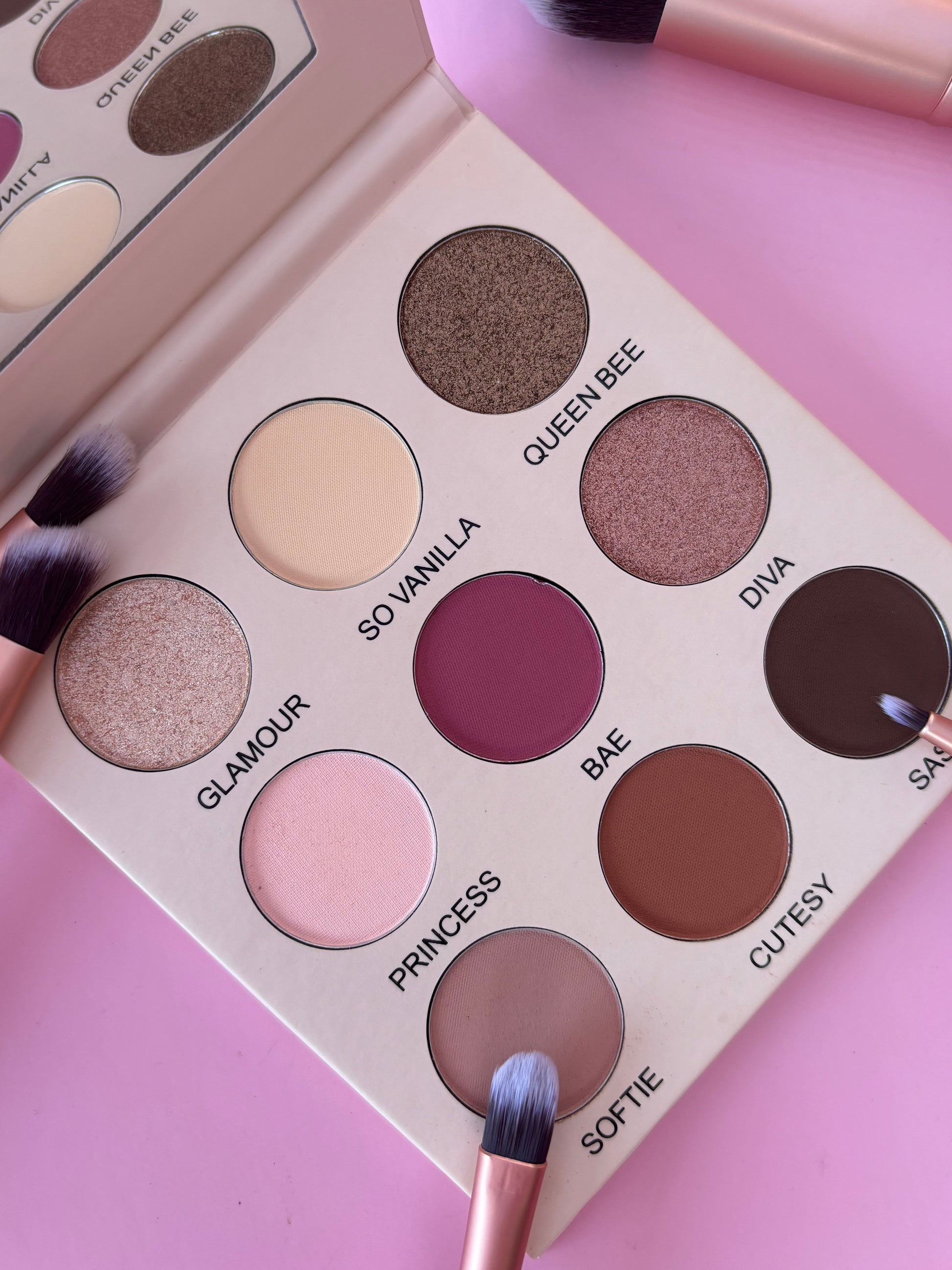 Eyeshadow Palette & Brush Set